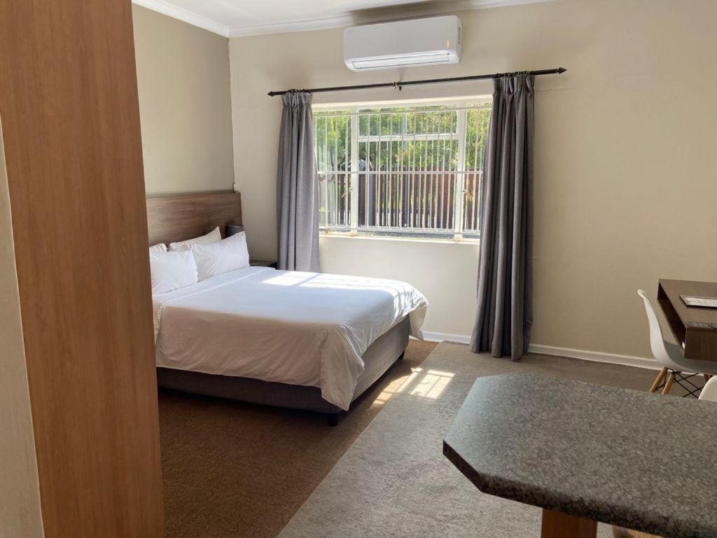 27 On Gunn Street Aparthotel Bloemfontein Buitenkant foto